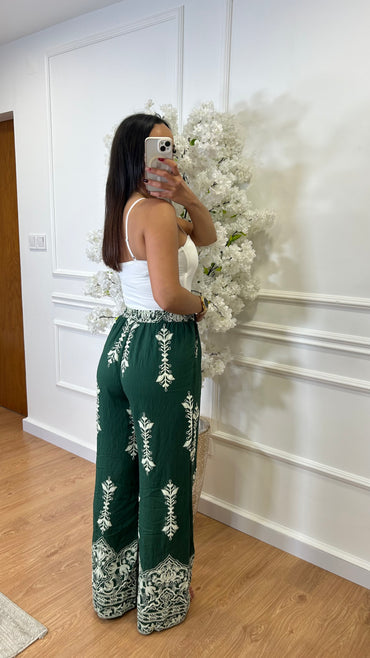 Pantalona Ornamental em Verde Garrafa