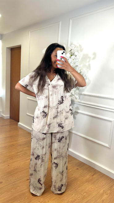 Conjunto Blusa + Pantalona padrão Mármore Bege