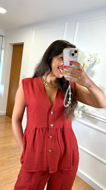 Conjunto Blusa com botoes dourados + Pantalona em Cor Tijolo