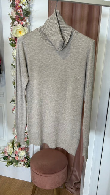 Camisola basica de gola alta bege