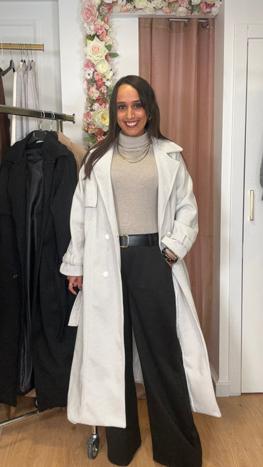 Casaco de Fazenda Comprido Texturado Riscas Bege