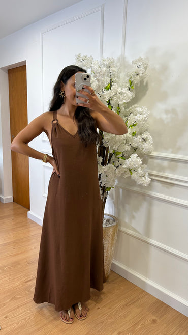 Vestido com argolas nos ombros Castanho