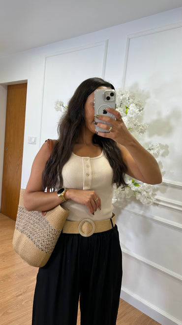Pantalona Engelhada com Cinto em Preto