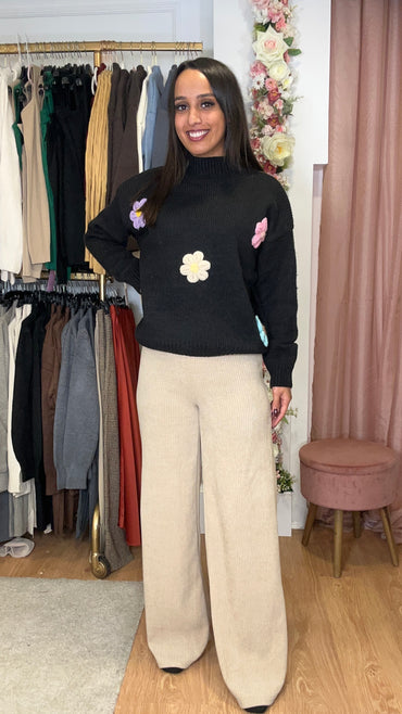 Camisola malha com flores 3D Preta
