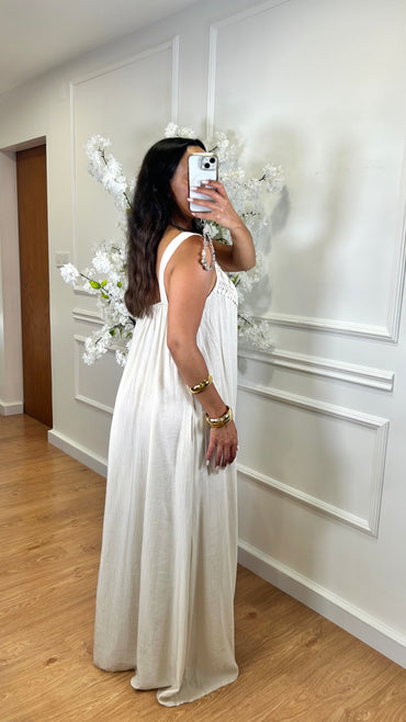 Vestido Engelhado Com Crochet em Bege Pérola