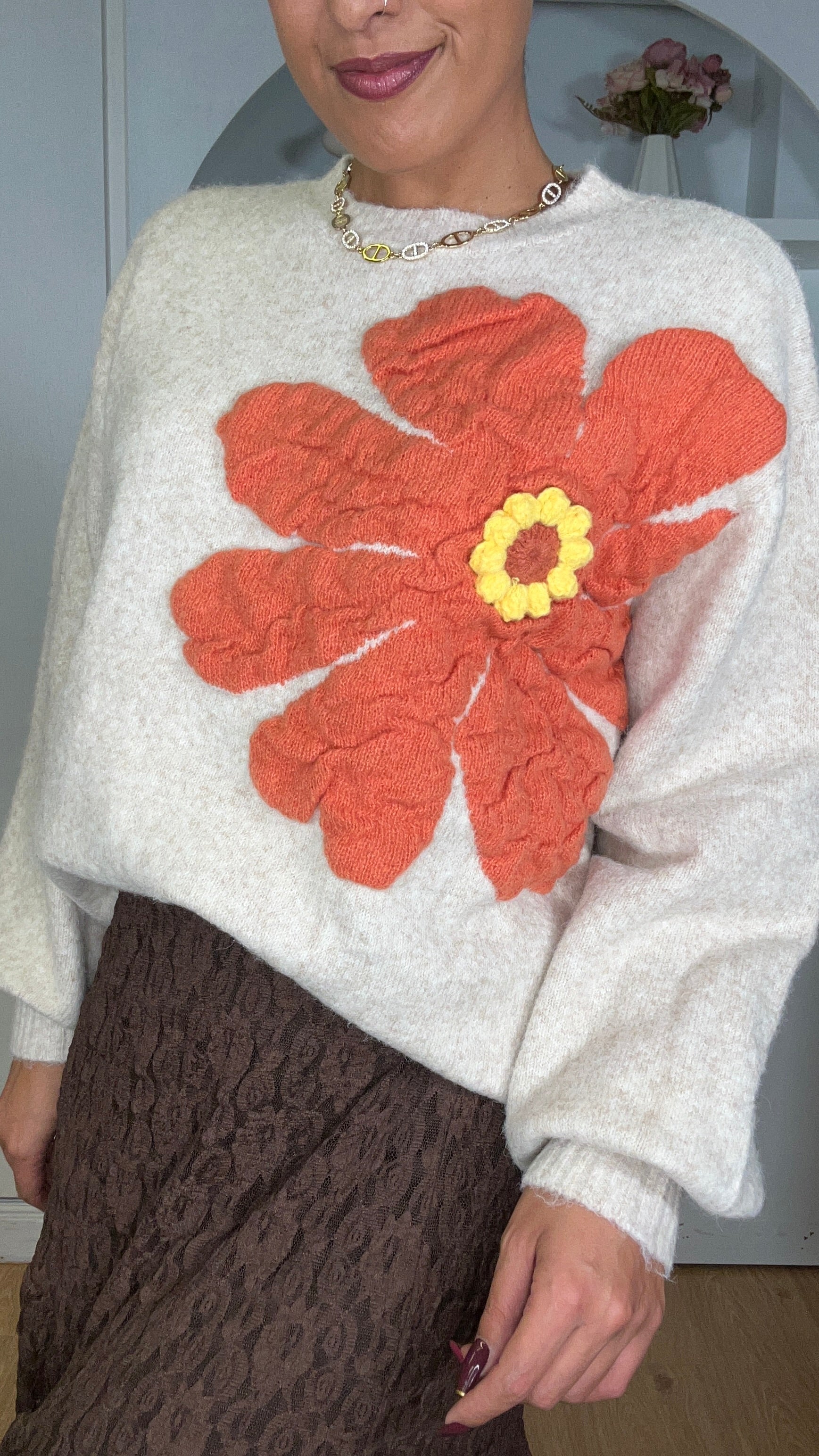 Camisola malha com flor em Bege