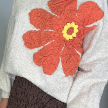 Camisola malha com flor em Bege