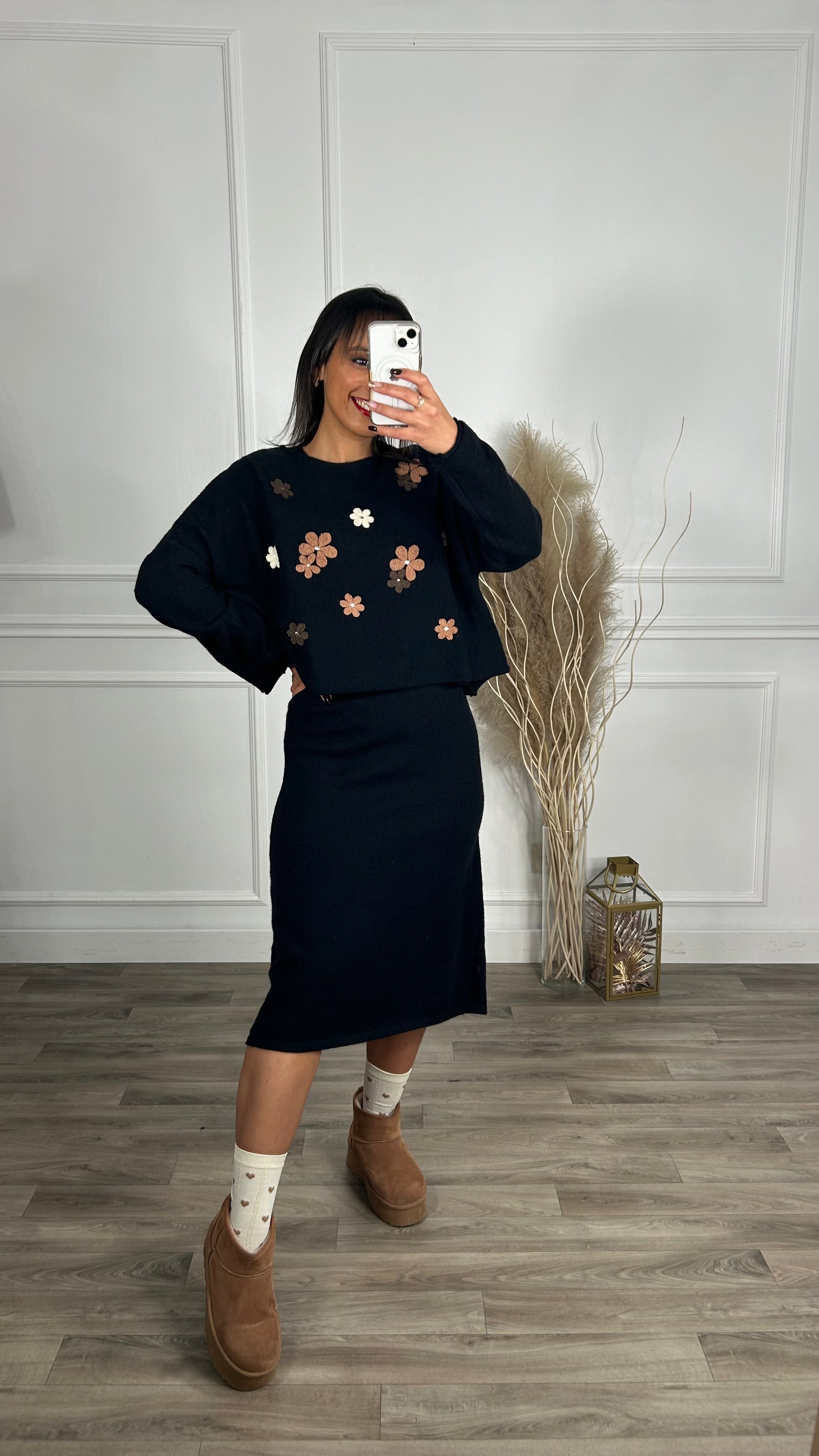 Conjunto Vestido e Camisola Com Flores Preto