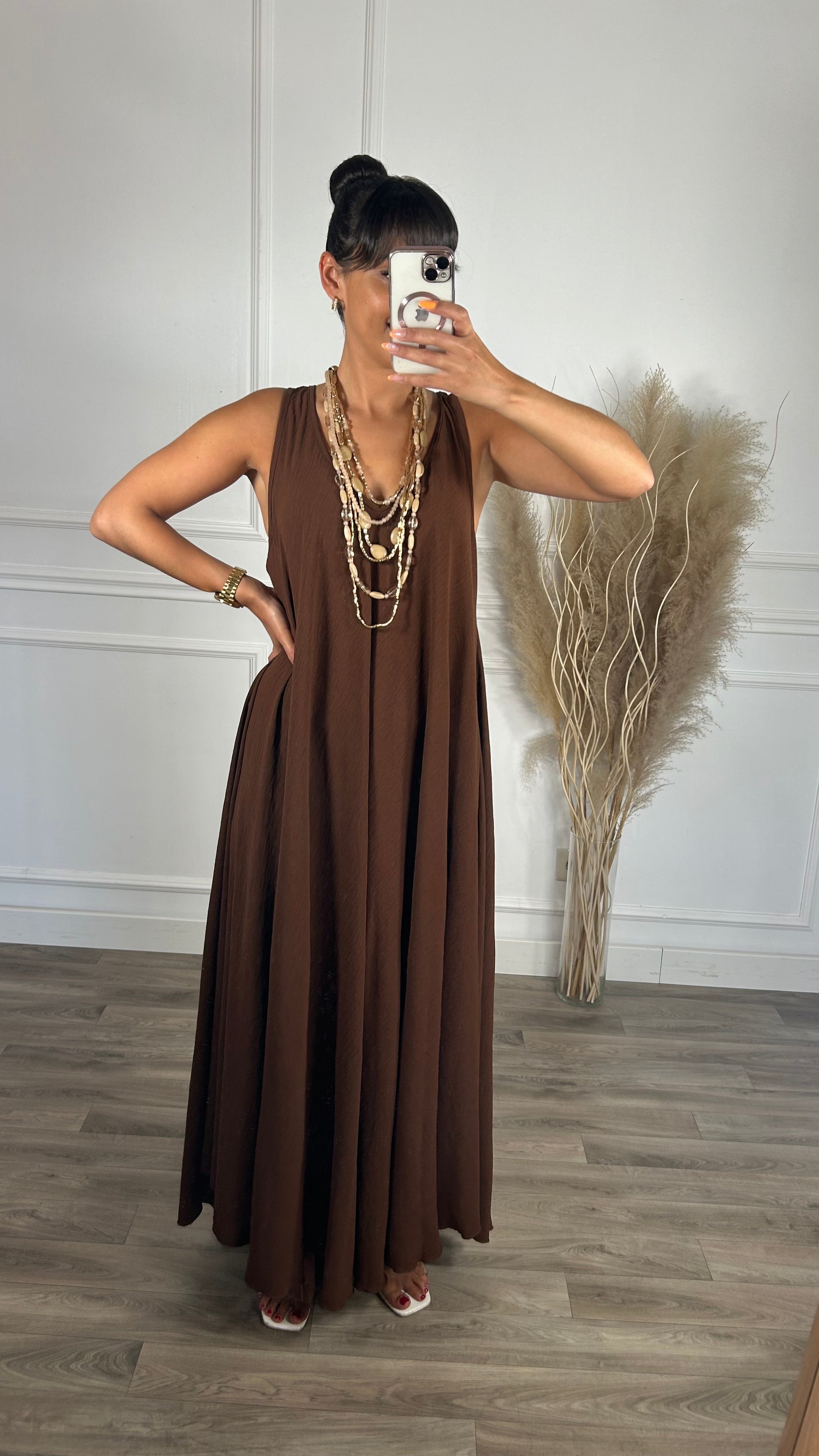 Vestido oversize de alça grossa Castanho