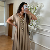Vestido oversize com folho na manga em Taupe