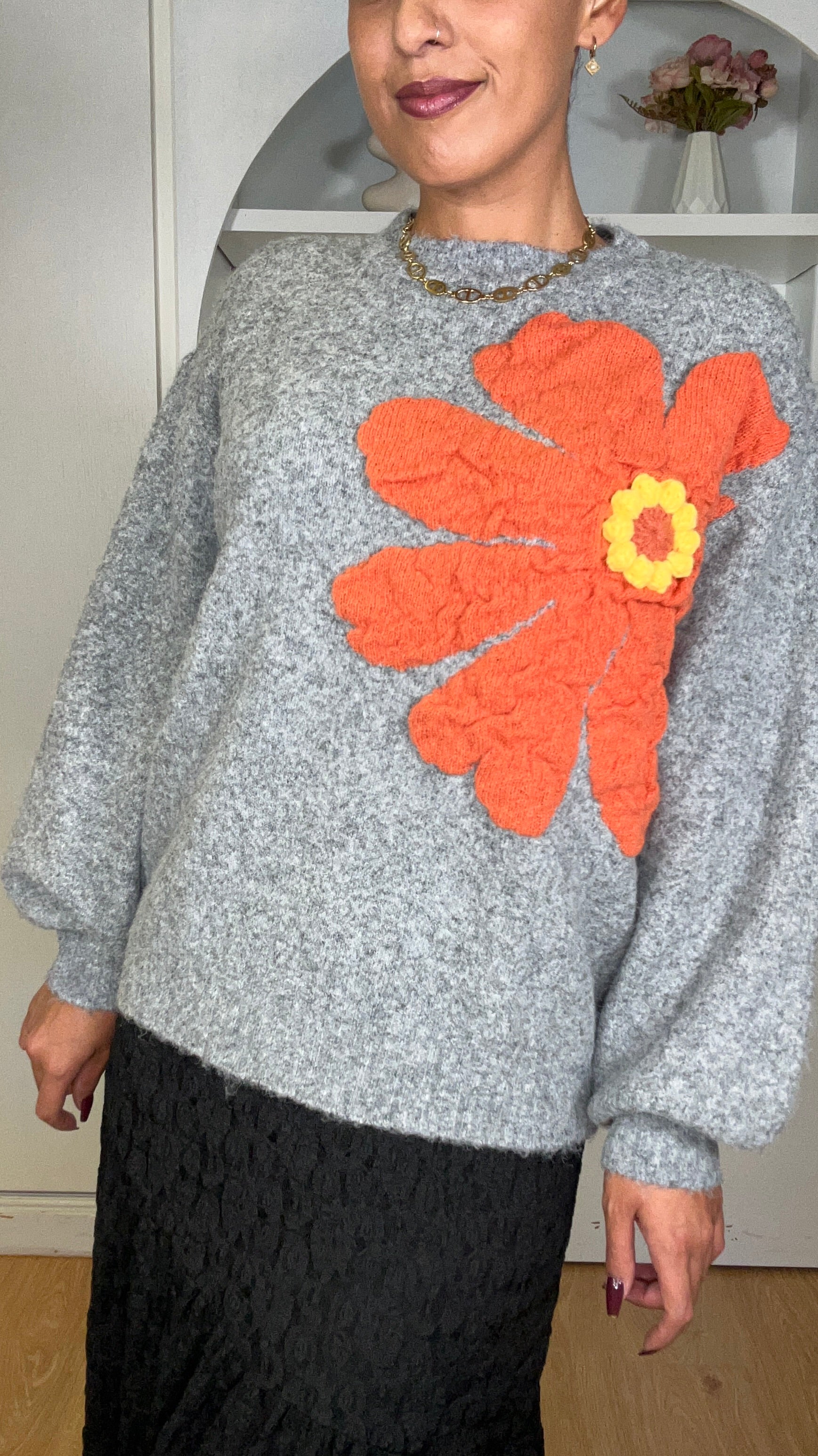 Camisola malha com flor em Cinza