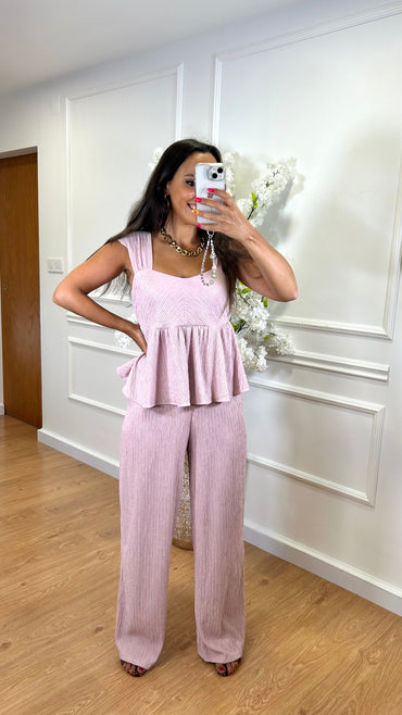 Conjunto Blusa + Pantalona engelhada em Rosa