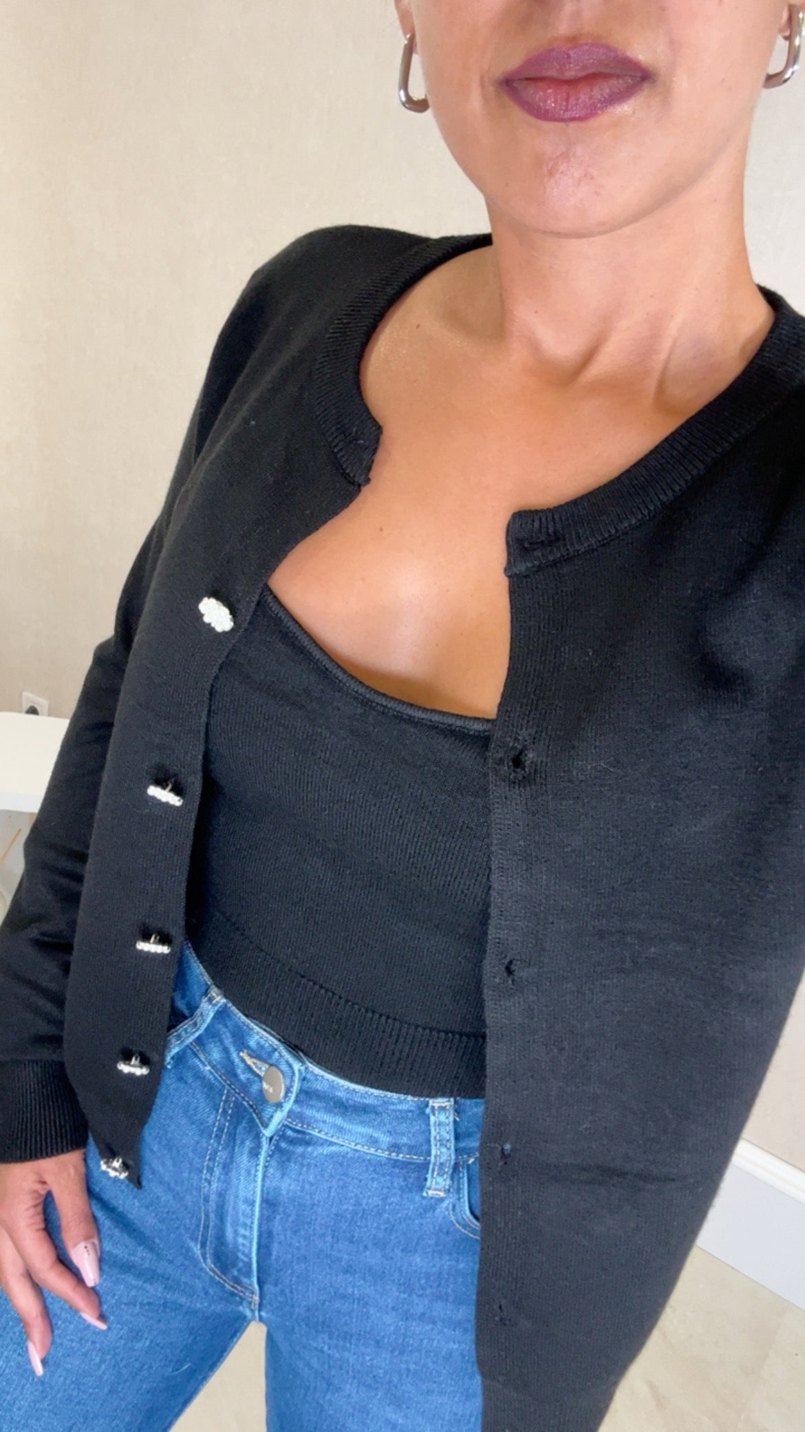 Conjunto Cardigan com perolas+ Top Preto