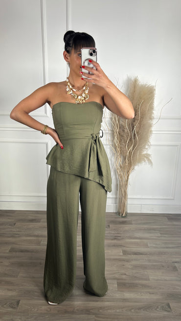 Conjunto Top Assimétrico + Pantalona Verde Seco