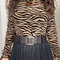 Saia Plissada Pêle de Pessego Preta