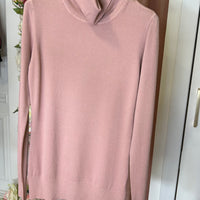 Camisola basica de gola alta rosa