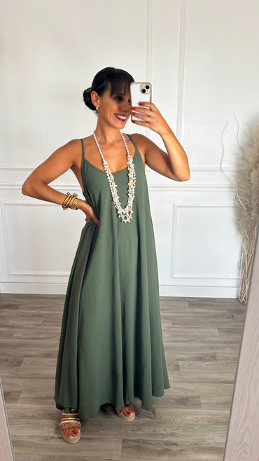 Vestido oversize de alças verde tropa