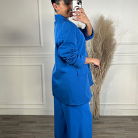 Calça azul com Cinto