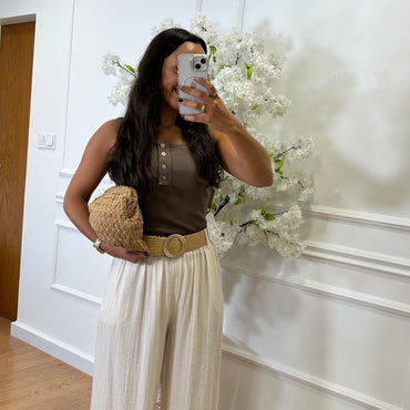 Pantalona Engelhada com Cinto em Perola