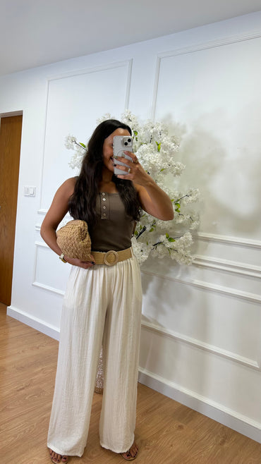 Pantalona Engelhada com Cinto em Perola