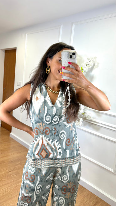 Conjunto Blusa + Pantalona com padrao Verde Seco