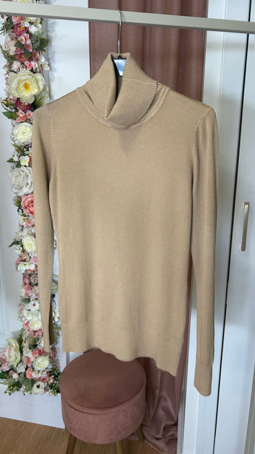 Camisola basica de gola alta camel