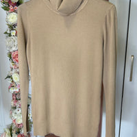 Camisola basica de gola alta camel