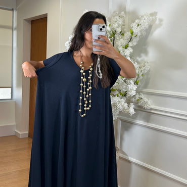 Vestido oversize com folho na manga em Azul Marinho
