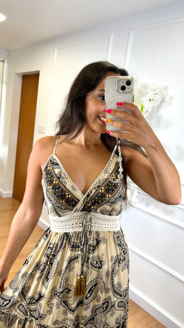 Vestido Acetinado Indiano Bege com cornucopias em Preto