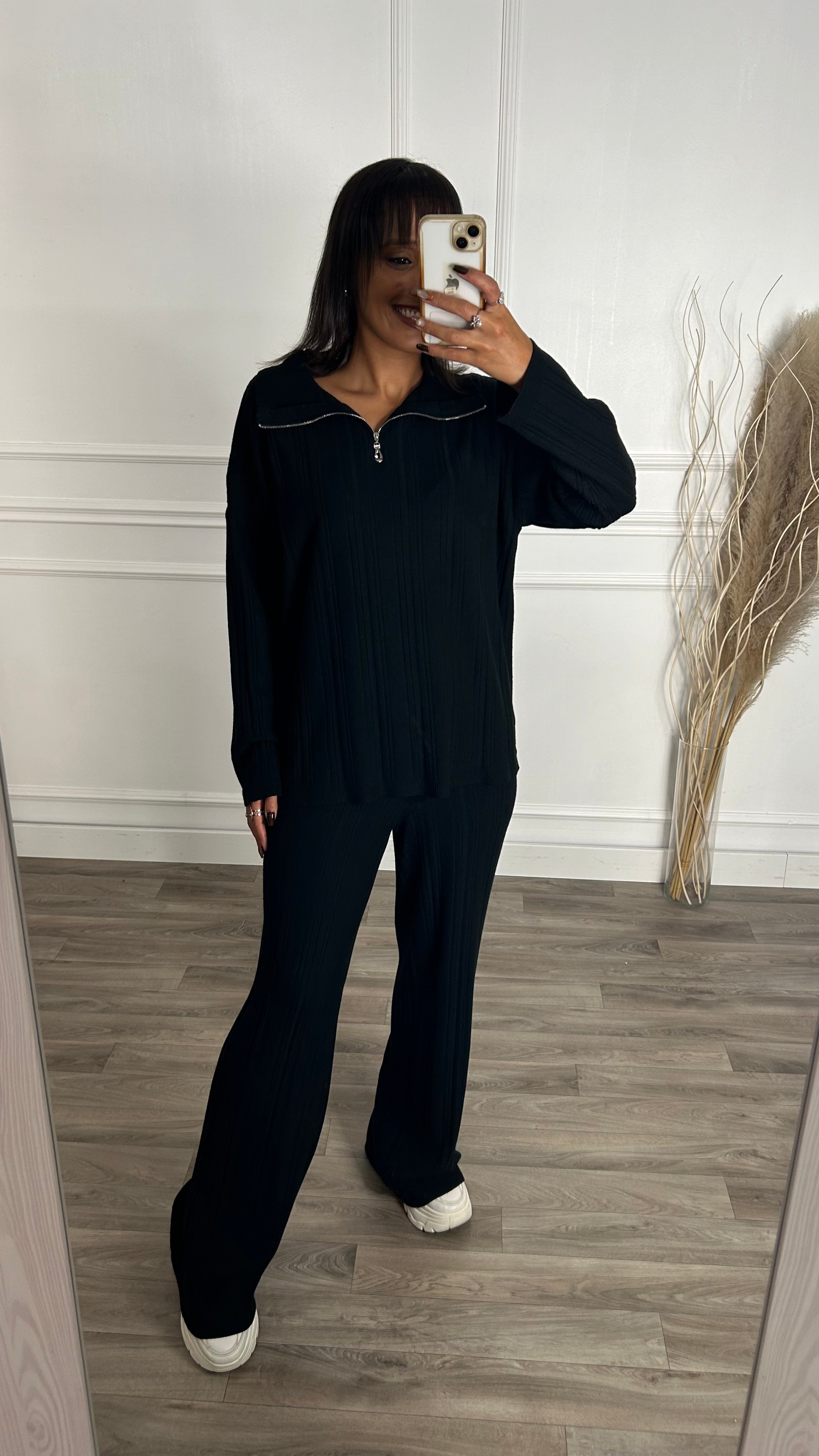 Conjunto malha camisola com fecho + Pantalona Preto