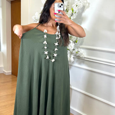 Vestido oversize de alças verde tropa