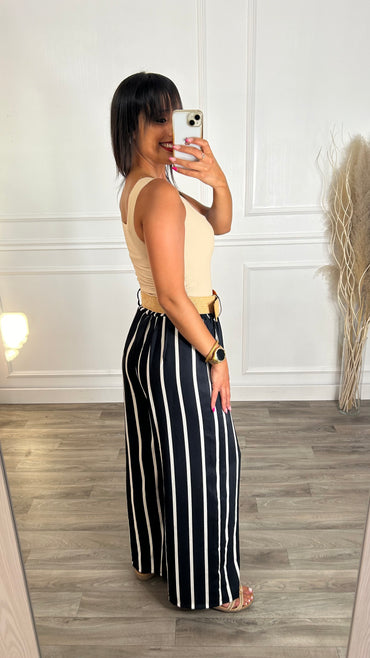 Pantalona Preta Riscas com cinto