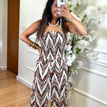 Macacao Zig Zag Estampado Bege Camel a Preto