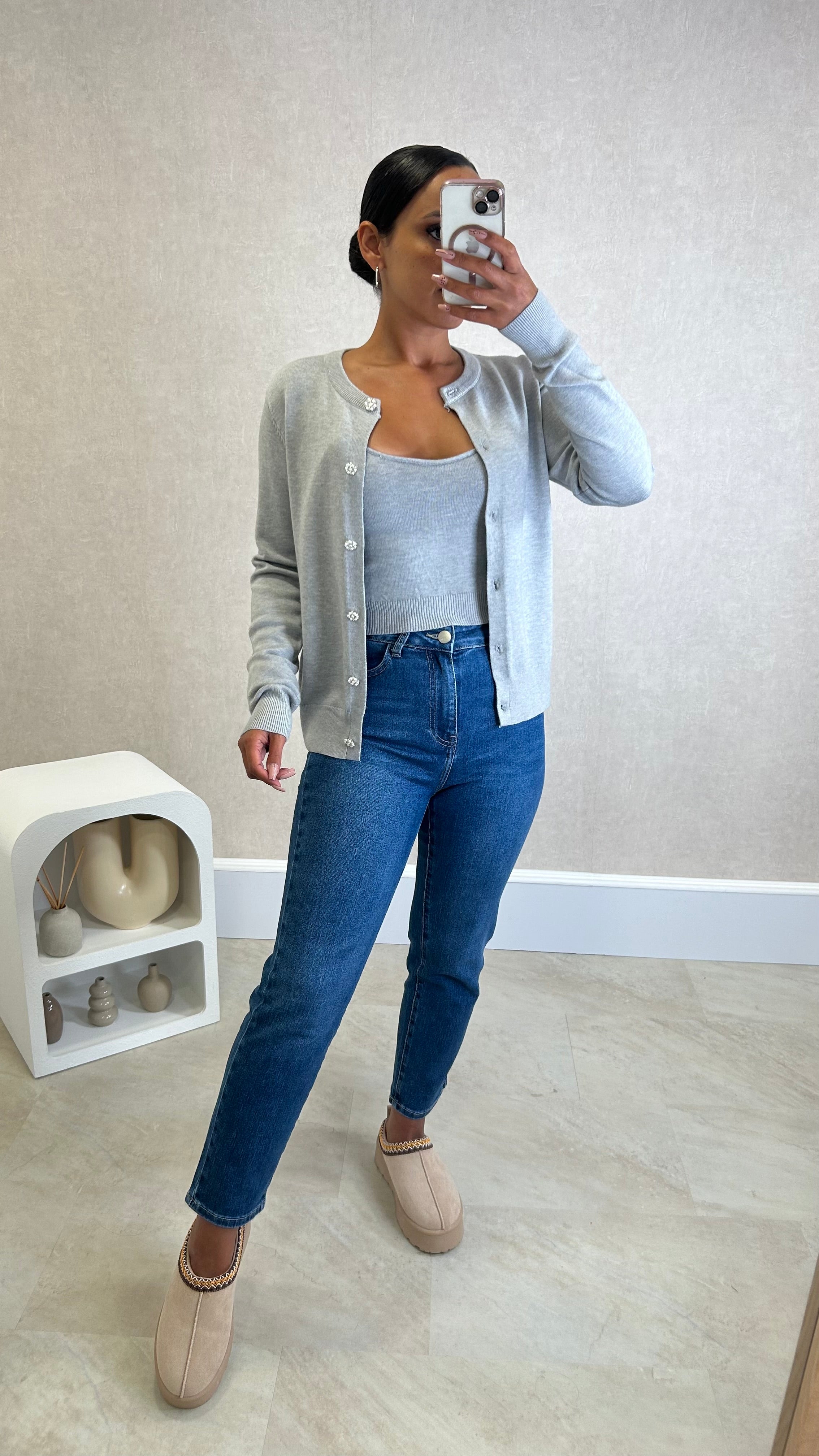 Conjunto Cardigan com perolas+ Top Cinza