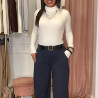 Calça Pele de Pêssego com cinto Azul Marinho