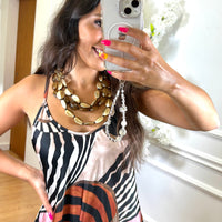 Vestido Acetinado Com Estampado tons de Preto